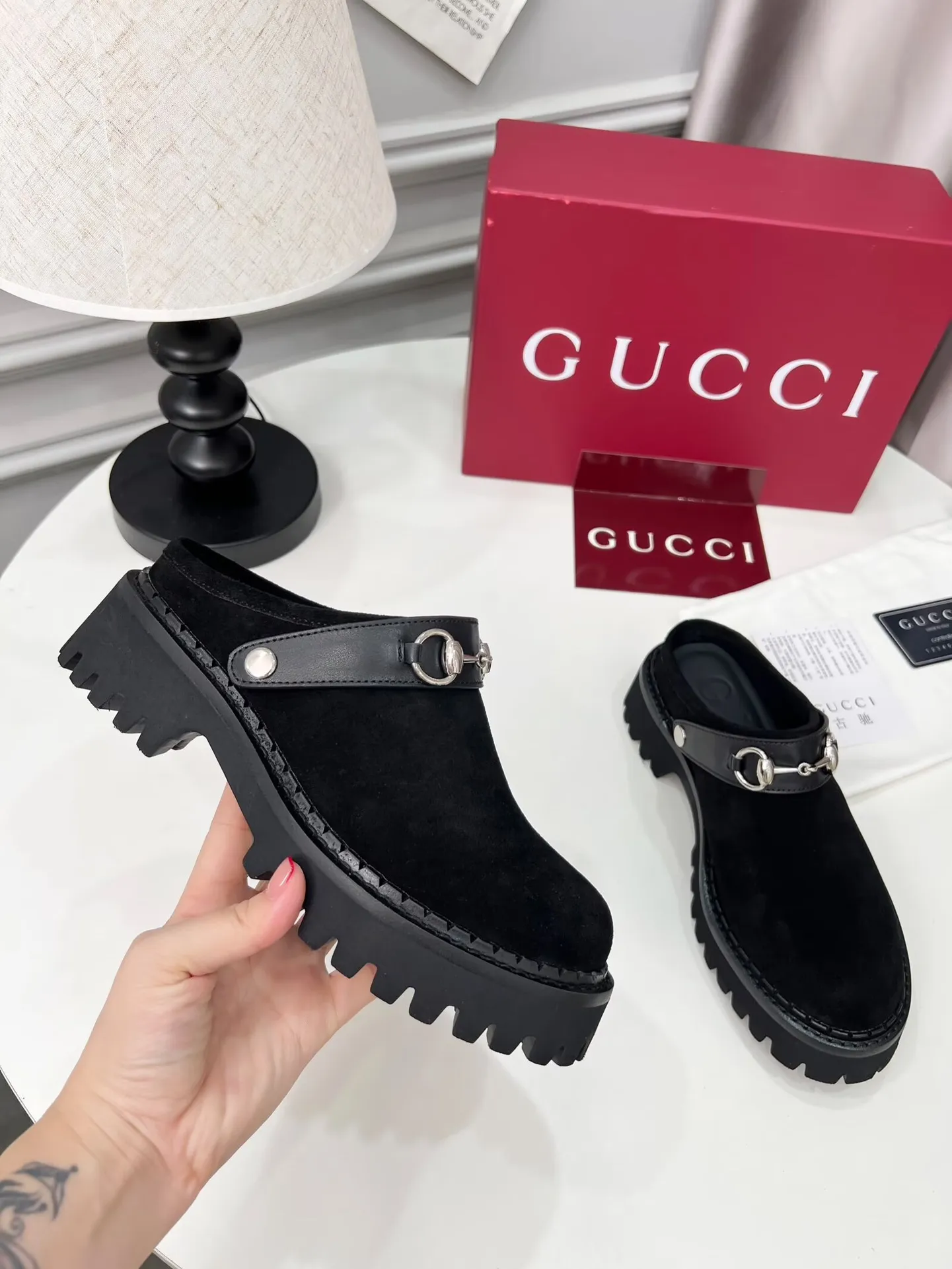 👟👟Ex-factory price 480👟👟 GUCCI British-style fashion slippers, lazy design back stumbling ➕thick sole increased height, empty back shape looming with exposed ankles, super cool when walking, age-neutral style, wide audience, Fabric: cowhide, mercerized cow suede Lining/foot pad: cowhide Outsole: foam outsole Heel height: 5cm Number of yards: 35-42 (customized numbers at both ends) Color: 4 colors available: black, brown, and military green Packing: card, bag